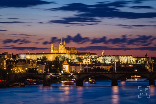 Prague castle and bridges at night